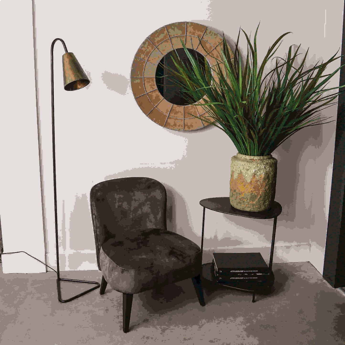 Stehlampe - Nyma black metal floor lamp gold Shade