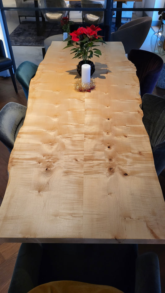 Tisch - Die Baumkante aus Berg-Ahorn